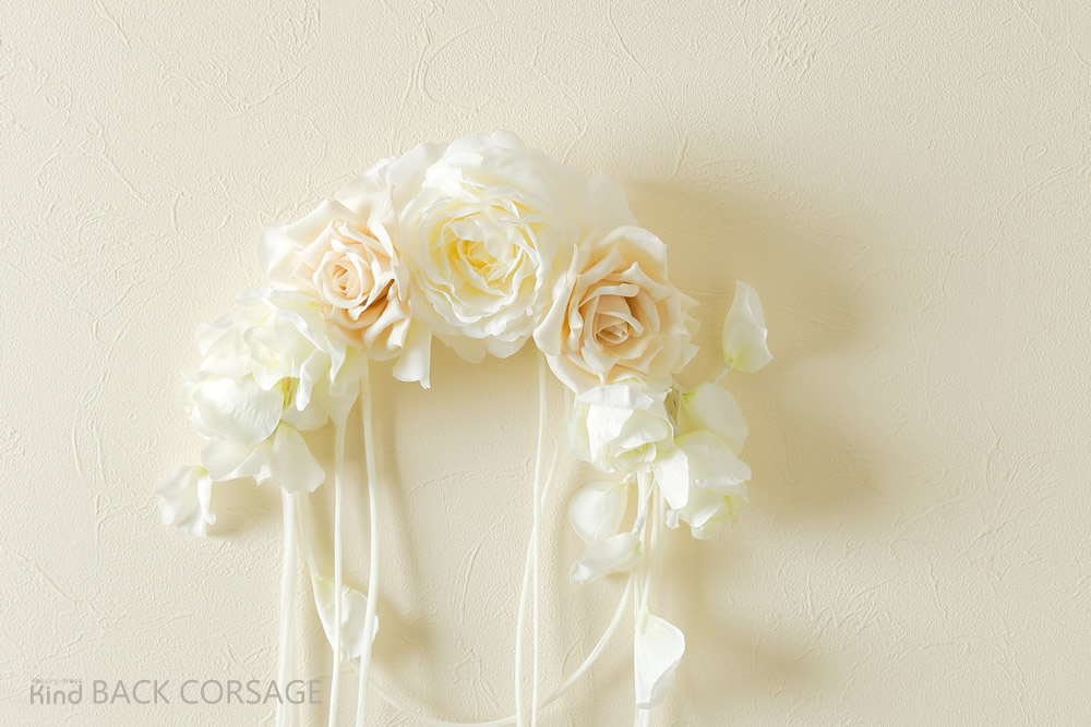 バックコサージュ